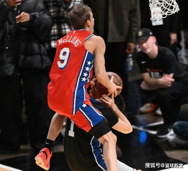 休斯敦火箭训练开放日，窗口期再遭质疑引欢呼，荷甲在即，细节决定成败